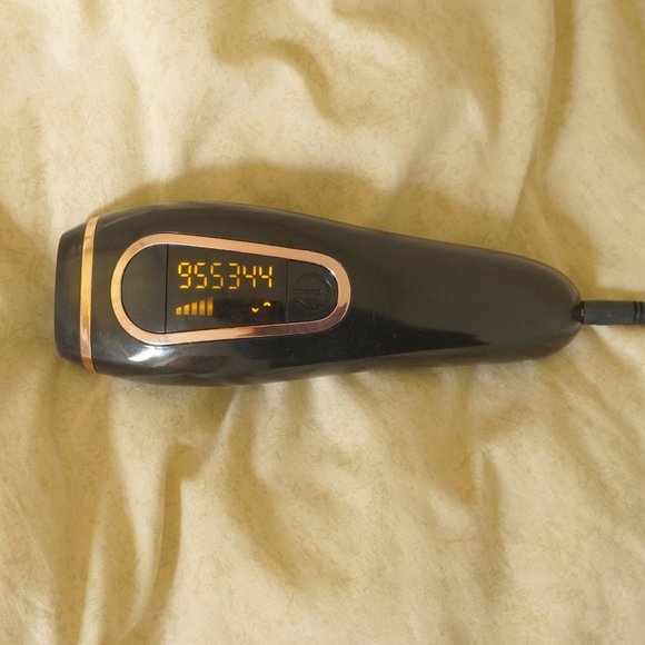 Beamia IPL Hair Removal Device Kit - Picture 2 of 2